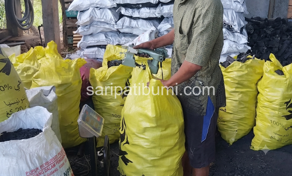 Indonesian Hardwood Charcoal Supplier